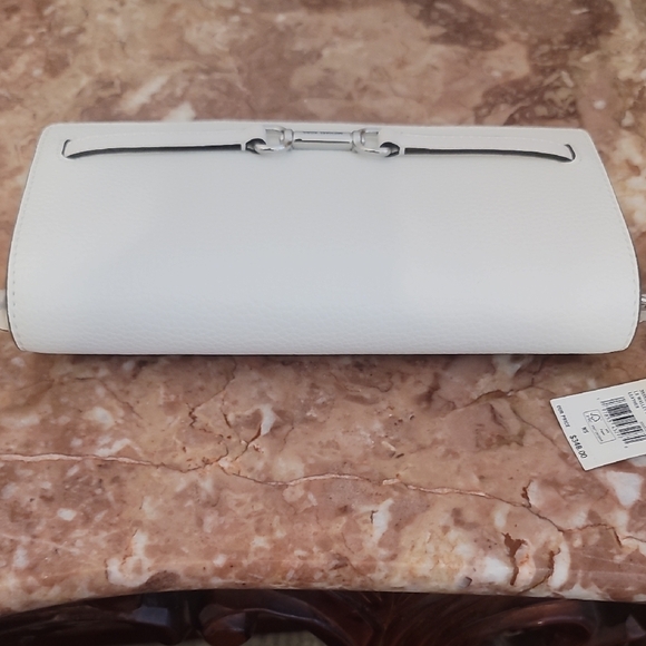 Michael Kors Carson Lg Leather Convertible Crossbody Bag - Picture 4 of 8